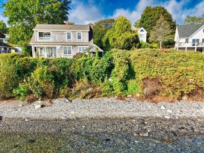 Building Photo - 73 Bayside Ave