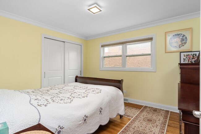 Foto del edificio - 5315 W Wellington Ave