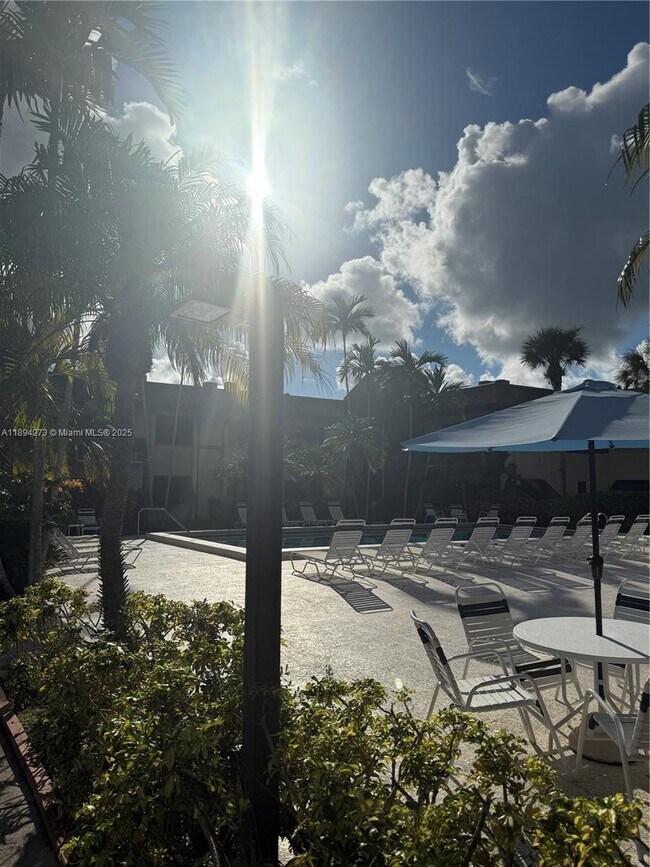 Foto del edificio - 7925 SW 86th St