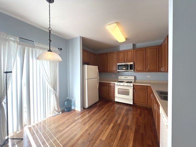 Building Photo - 669 S Rosehall Ln