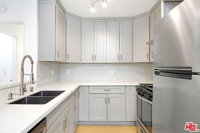 Foto del edificio - 9005 Cynthia St