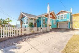 Building Photo - 212 S Wild Olive Ave