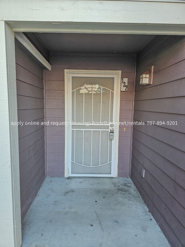 Foto del edificio - Close to Shopping Cloverdale 2 Bedroom Available Now