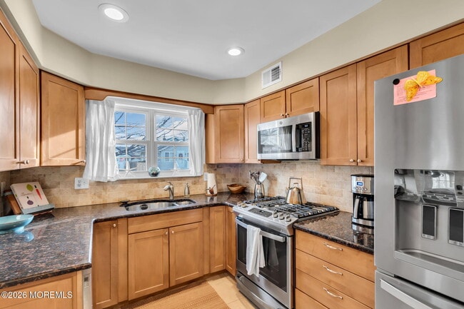 Building Photo - 1733 Melrose Ave