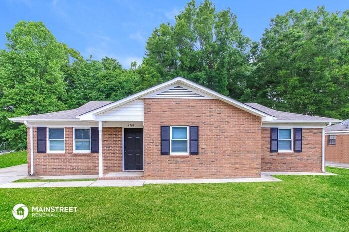 Primary Photo - 4708 Lawrence Orr Rd, Charlotte, NC 28212
