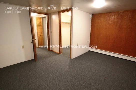 Building Photo - 3403 Lakeshore Dr