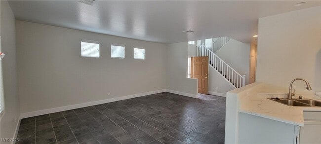 Foto del edificio - 5917 N Victory Point St