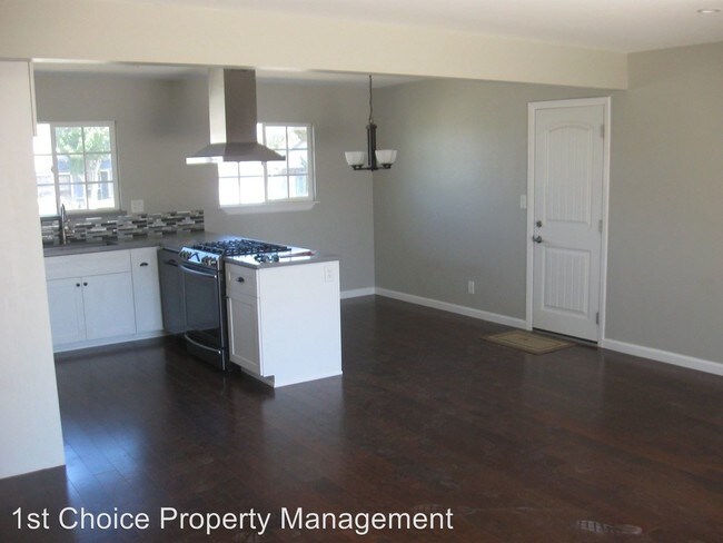 Building Photo - 3 br, 2 bath House - 1148 Via Alta