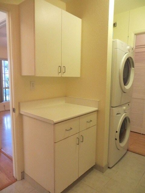 Building Photo - 429 Mananai Pl