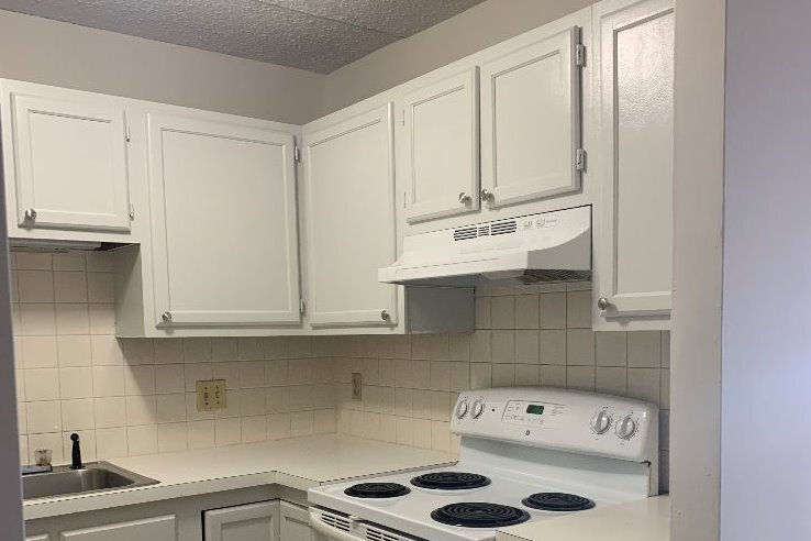 galley kitchen - 320 Salem St