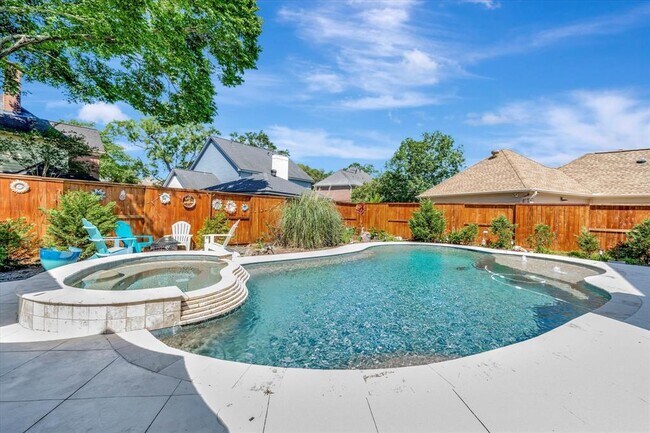 Foto del edificio - 14826 Sparkling Bay Ln