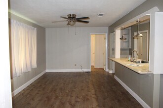 Building Photo - 2417 County Rd 181