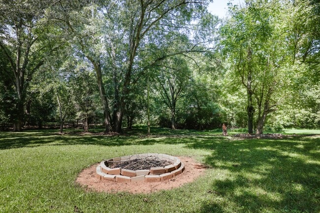 Building Photo - 175 Herman St