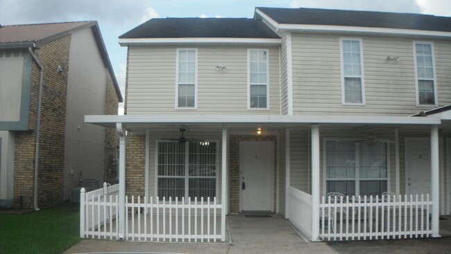 Building Photo - 12036 Coursey Blvd