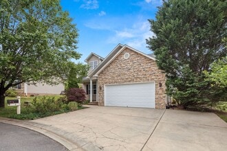 Building Photo - 3 Summer Meadow Rd