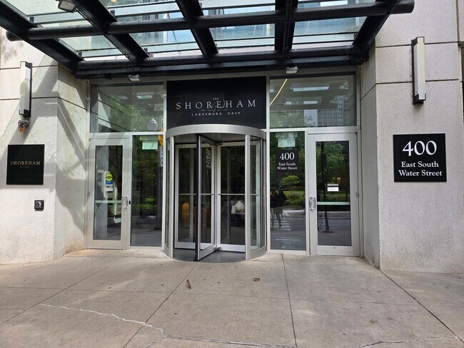 Foto del edificio - 400 East South Water Street