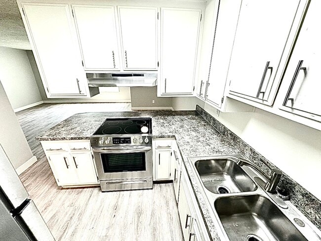 Building Photo - Village Terrace