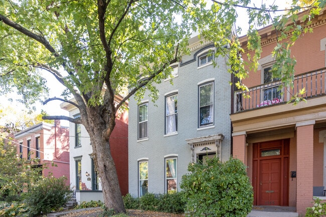 Building Photo - Brook Street Properties