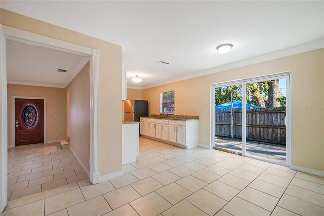 Foto del edificio - 908 Van Lieu St