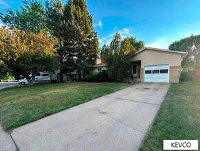 Building Photo - 1053 Briarwood Rd