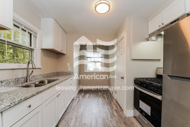 Building Photo - 1305 N Meade St