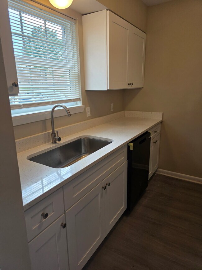 Foto del edificio - Newly Major Renovated Beverly Manor