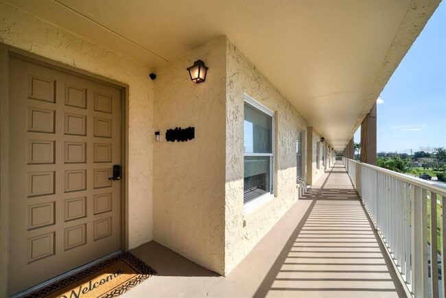 Building Photo - 105 Island Way
