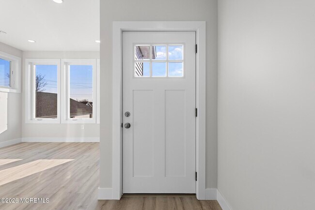 Foto del edificio - 233 Dupont Ave