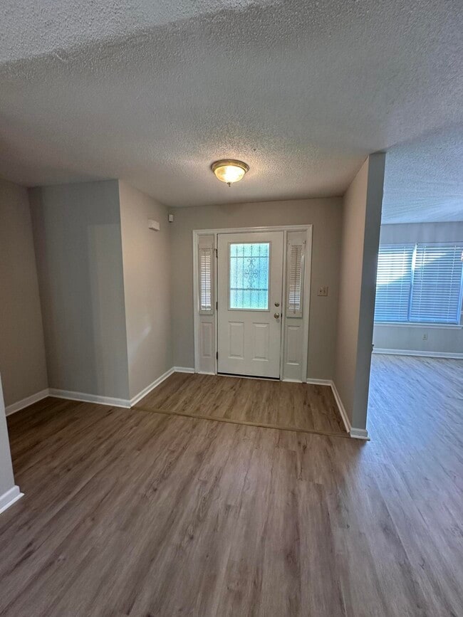 Building Photo - 517 Oak Chase Dr