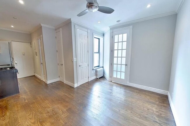 Building Photo - 75 Kenmare St