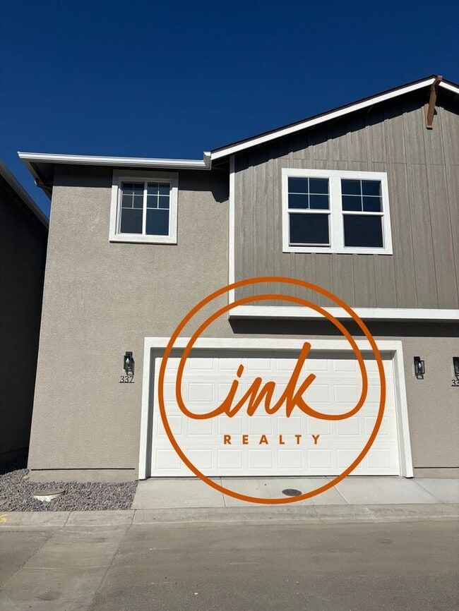 Building Photo - NEW! Beautiful Gardnerville Townhouse with...