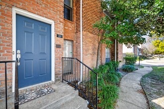 Building Photo - 3200 S Gessner Rd