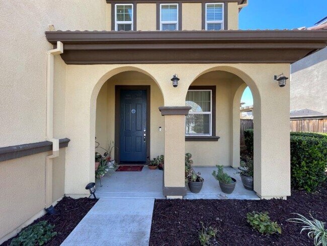 Foto del edificio - Gorgeous 4 Bed Located in Great Gated Community