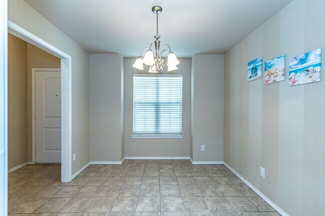 Building Photo - Relax on this front porch!