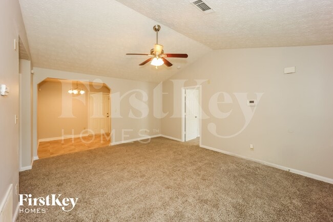 Building Photo - 14 Cardinal Ln
