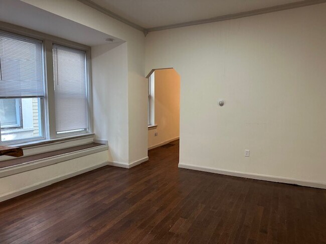 Building Photo - 2117 Green St