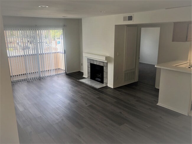 2BR, 2BA -950 - Living room - 22501 Del Valle