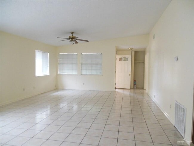 Building Photo - 16 Mynah Ave