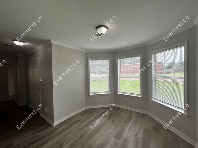 Building Photo - 574 Greencliff Dr