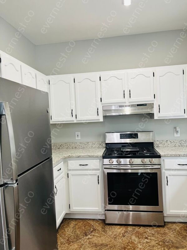 Foto del edificio - 11925 Long Forest Dr