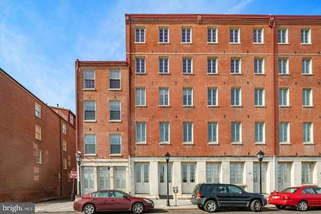 Building Photo - 20 N Front St