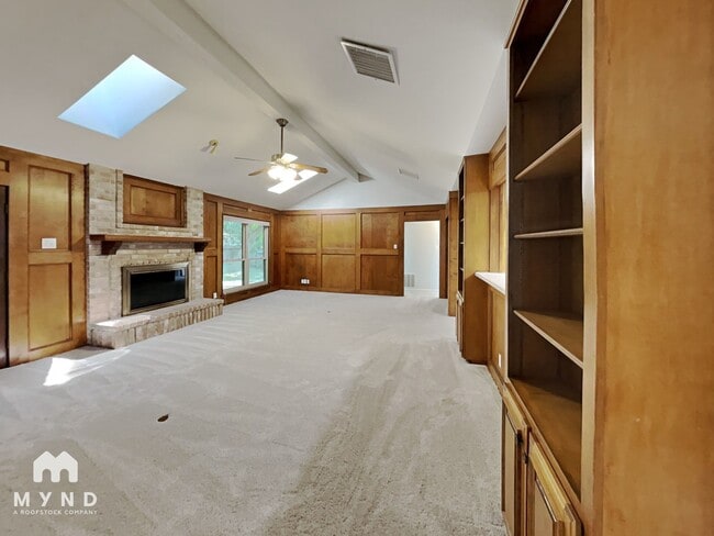 Foto del edificio - 15710 Fern Ridge St
