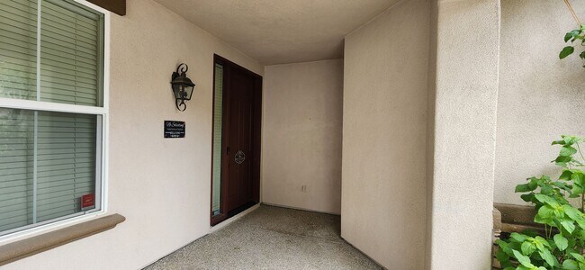 Foto del edificio - Beautiful 4 Bedroom Home in Elk Grove