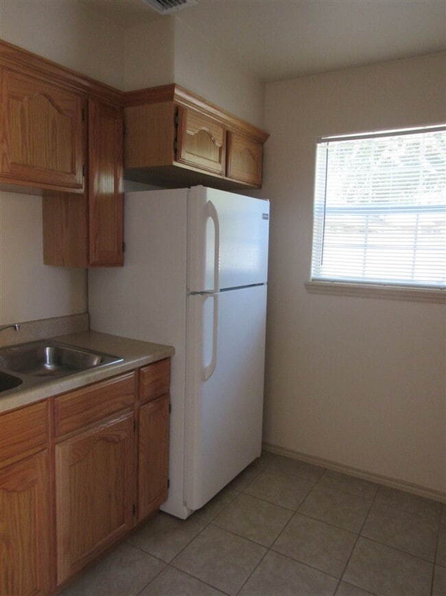 Building Photo - 1720 Juarez Ave