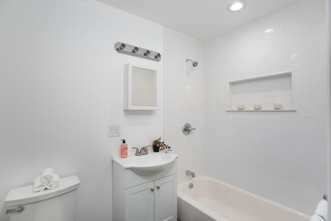 Foto del edificio - 331 Forrest St