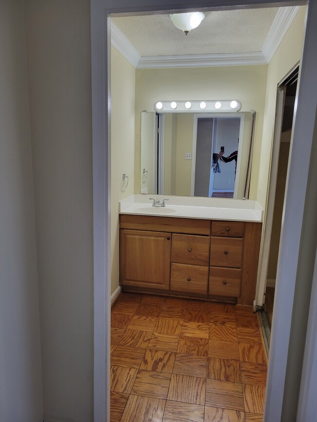 11801 Rockville Pike Unit Condo, North Bethesda, Md 20852 - Condo For 