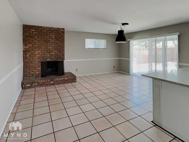 Foto del edificio - 537 E Laguna Dr