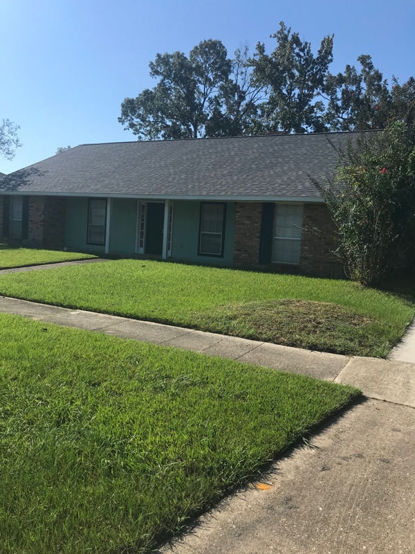 Foto del edificio - 15016 Lynbrook Dr