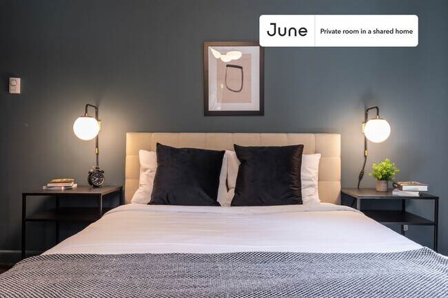 Foto del edificio - Private bedroom in 6 bed/4 bath Home