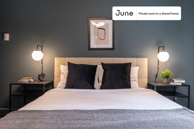 Building Photo - Room in Shared 6 bed/4 bath home